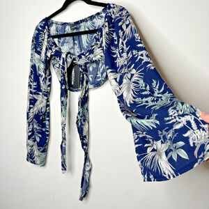 NWT Pretty Little Thing Blue Leaf Print Tie-Front Bell Sleeves Crop Top Size 10